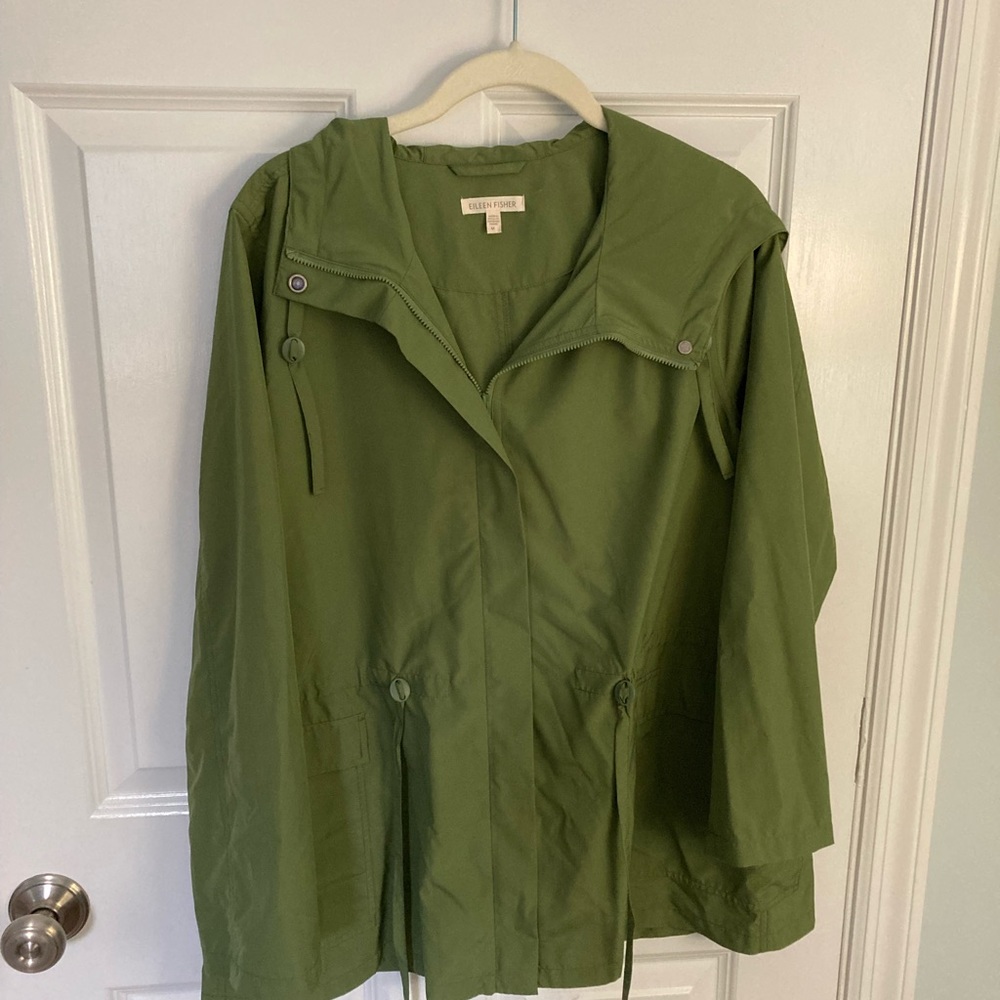 EILEEN FISHER Green light rain/windbreaker Med